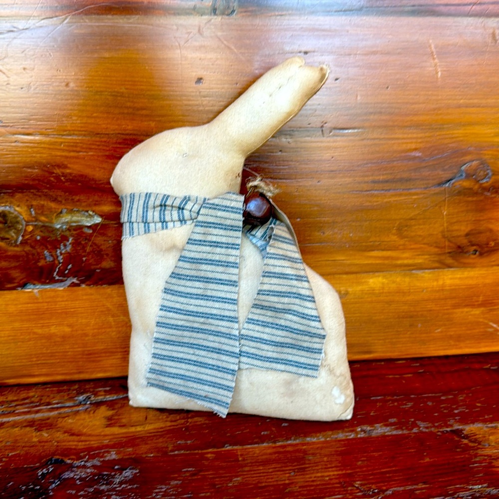 🐇 NWT Handmade Primitive Country Rabbit with Scarf and Bell